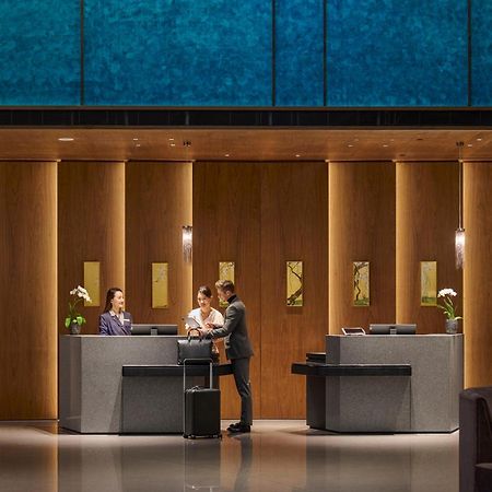 Intercontinental Kaohsiung By Ihg Hotel Luaran gambar The lobby of the hotel