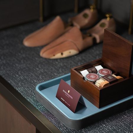 Intercontinental Kaohsiung By Ihg Hotel Luaran gambar Shoe shine kit