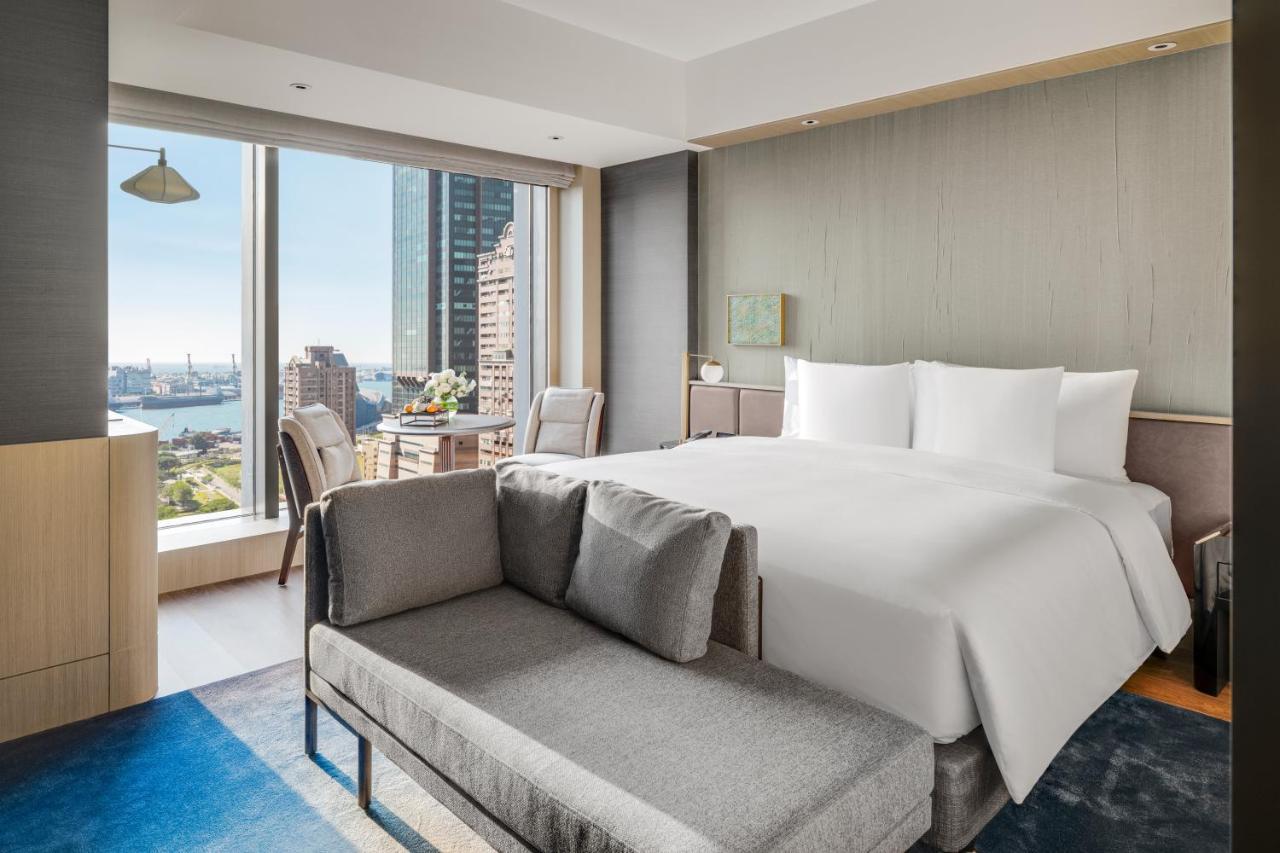 Intercontinental Kaohsiung By Ihg Hotel Luaran gambar Deluxe Suite
