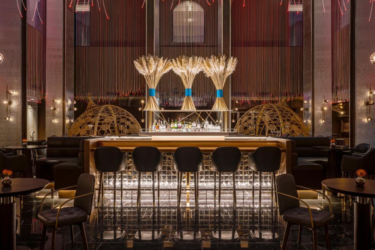 Intercontinental Kaohsiung By Ihg Hotel Luaran gambar The bar at the lobby