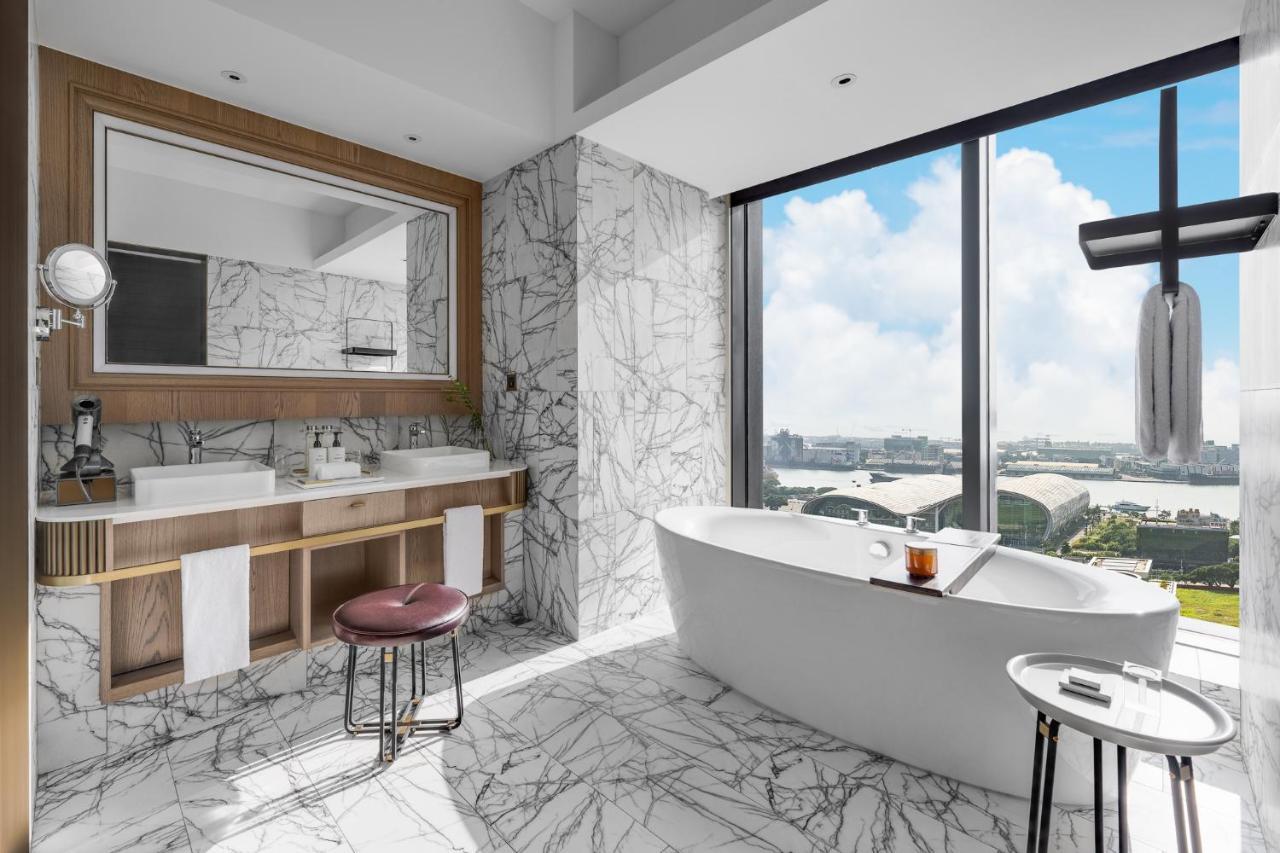 Intercontinental Kaohsiung By Ihg Hotel Luaran gambar Bathroom
