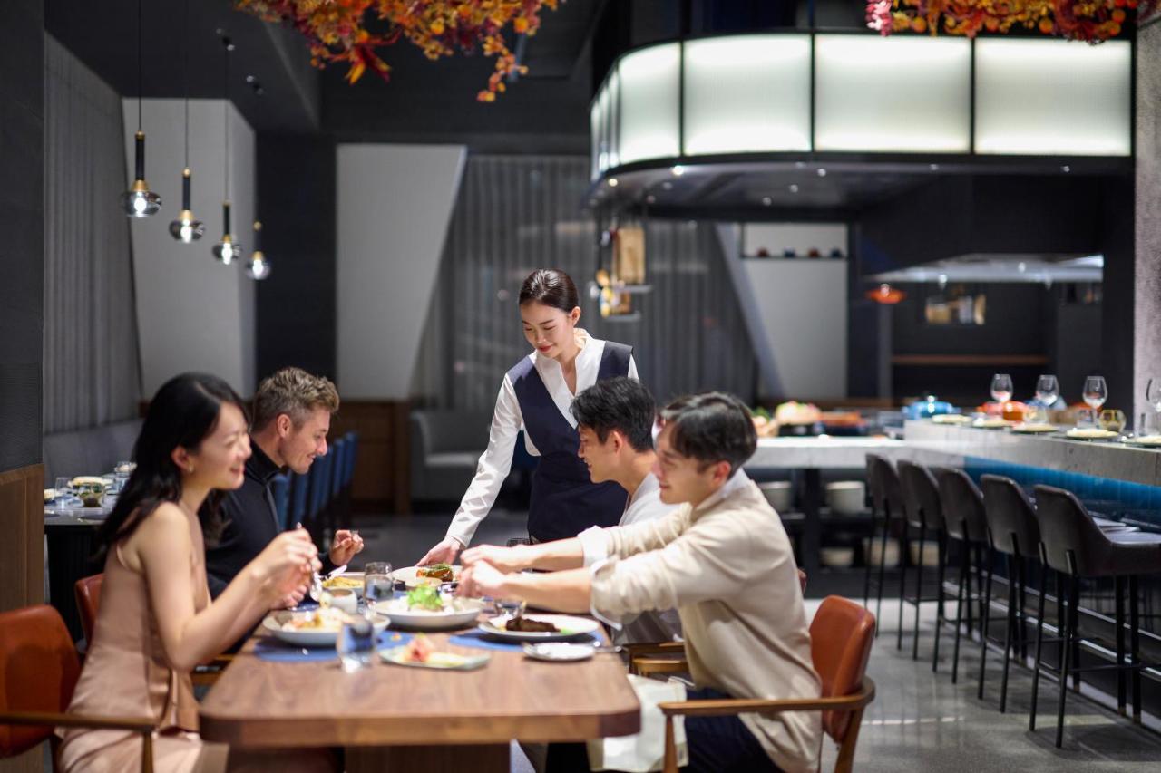 Intercontinental Kaohsiung By Ihg Hotel Luaran gambar A restaurant in China