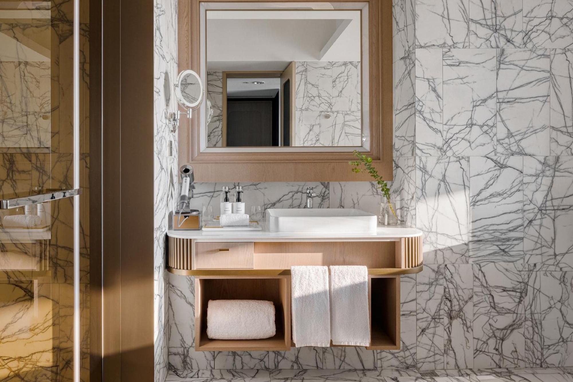 Intercontinental Kaohsiung By Ihg Hotel Luaran gambar Bathroom