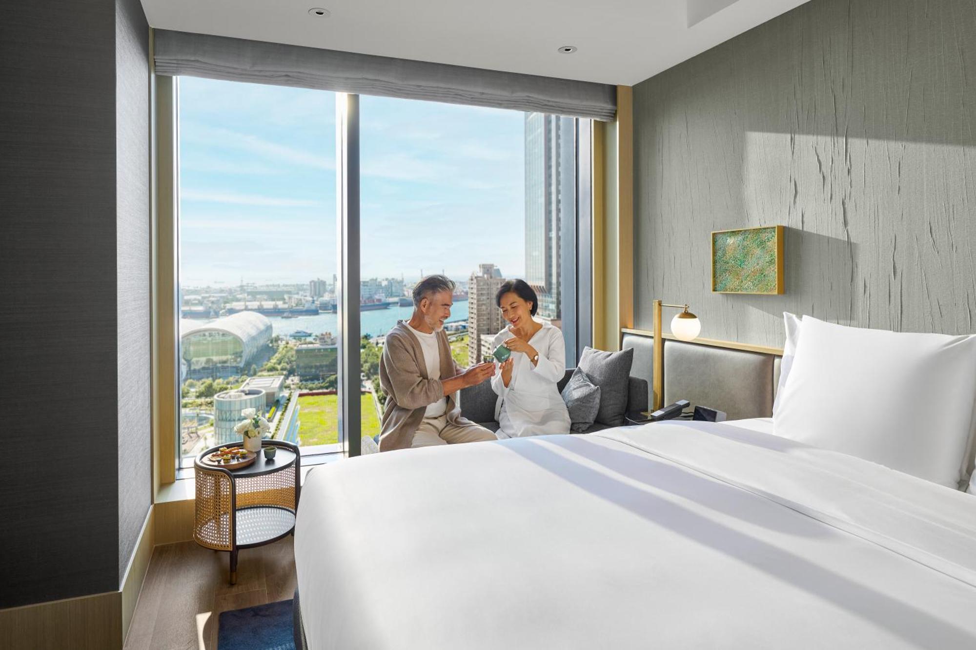 Intercontinental Kaohsiung By Ihg Hotel Bilik gambar A guest room at the hotel